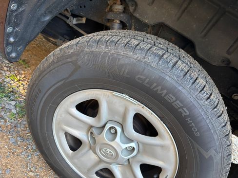 Used 2017 Toyota Tundra SR5 image 8