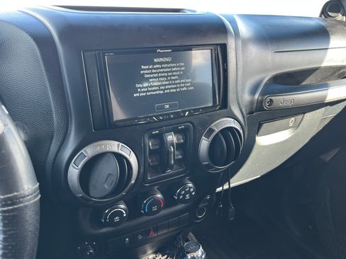 Used 2011 Jeep Wrangler Unlimited Sport image 10