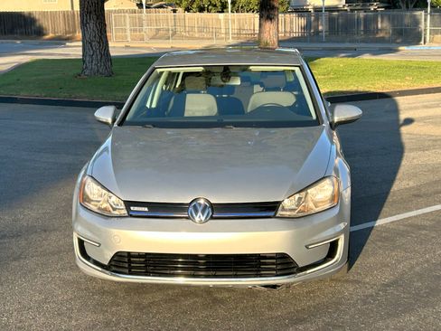 Used 2016 Volkswagen e-Golf SE w/ DC Fast Charging Package image 2