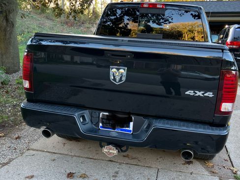 Used 2017 RAM 1500 Sport w/ Comfort Group image 11