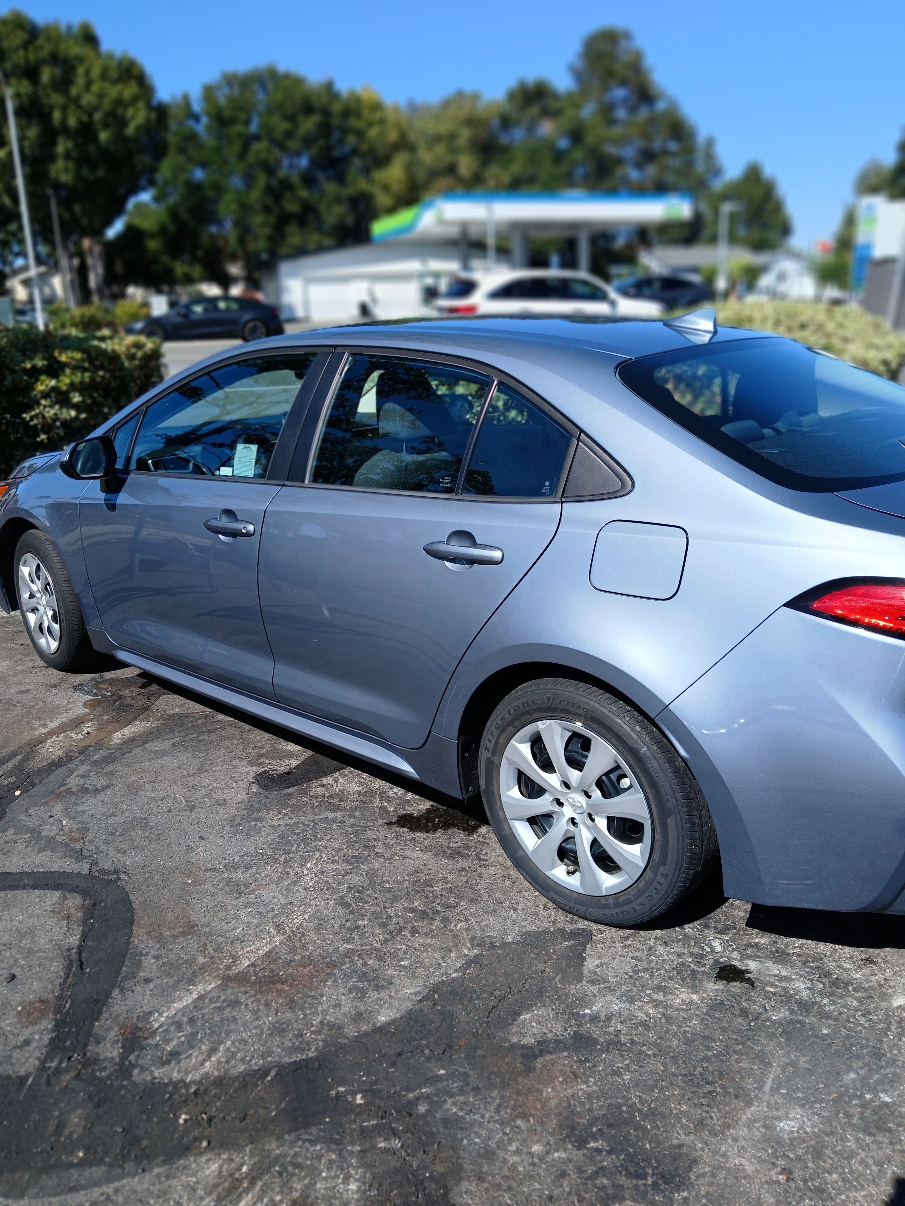 Used 2020 Toyota Corolla LE FWD image 2