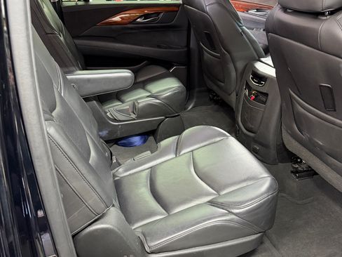 Used 2015 Cadillac Escalade ESV Premium image 13