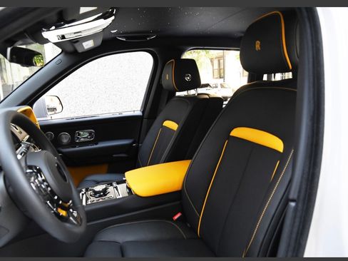 Used 2024 Rolls-Royce Cullinan Black Badge w/ Driver's Package image 5