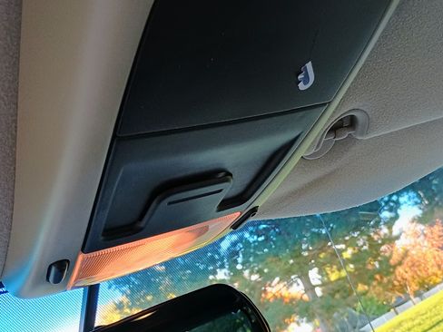 Used 2006 Ford Explorer XLT image 14