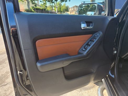 Used 2009 HUMMER H3 Luxury image 9