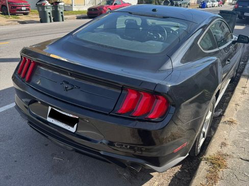 Used 2019 Ford Mustang Coupe image 5