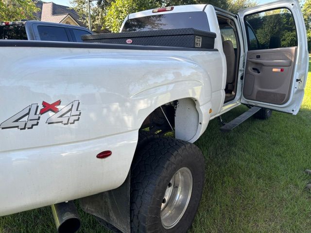 Used 2001 Chevrolet Silverado 3500 LS w/ Off-Road Skid Plate Pkg AWD/4WD image 6