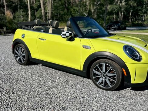 Used 2024 MINI Cooper S w/ Signature Upholstery Package image 2