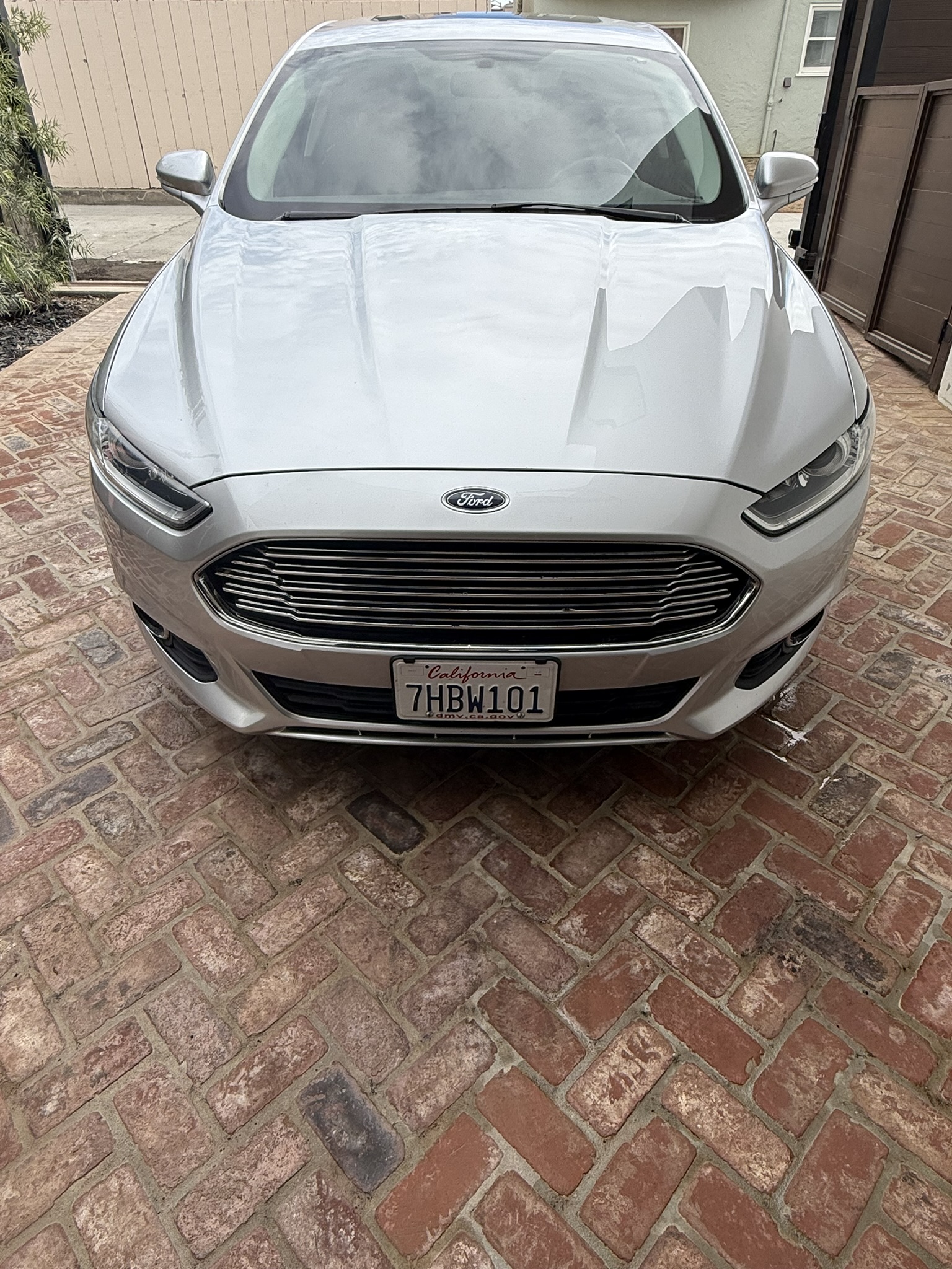 Used 2015 Ford Fusion SE w/ Equipment Group 202A FWD image 2