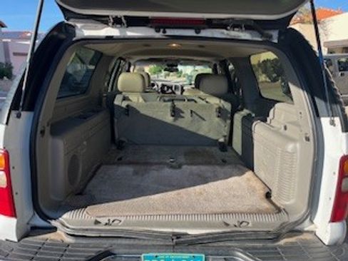 Used 2002 Chevrolet Suburban 2500 LT image 6