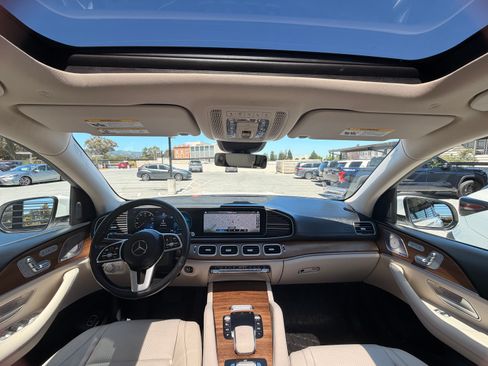 Used 2023 Mercedes-Benz GLS 450 4MATIC image 6