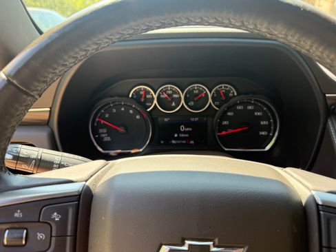 Used 2021 Chevrolet Tahoe Z71 w/ Z71 Signature Package image 16