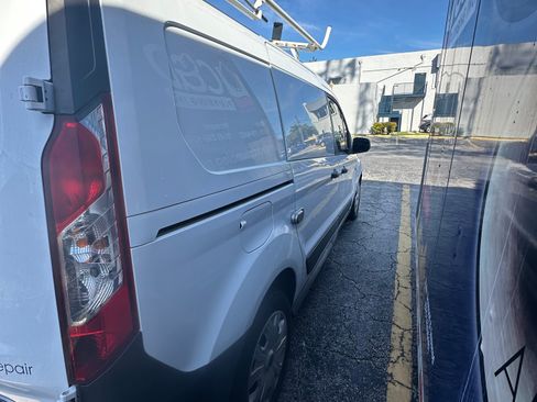 Used 2019 Ford Transit Connect XL image 9