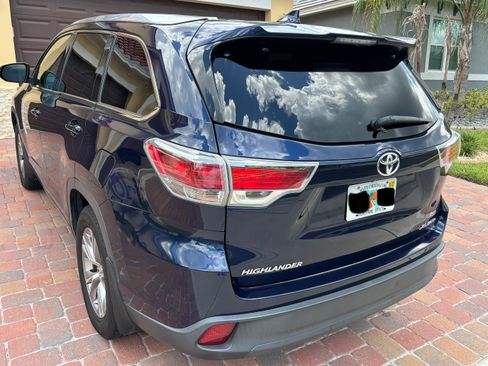 Used 2015 Toyota Highlander XLE AWD/4WD image 4