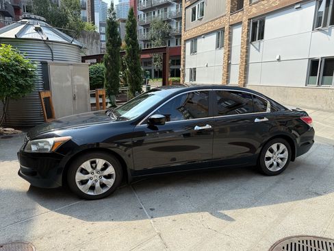 Used 2010 Honda Accord EX-L image 1