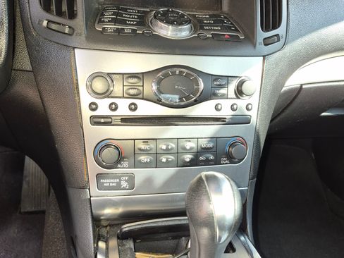 Used 2011 INFINITI G37 Journey w/ Premium Pkg image 5