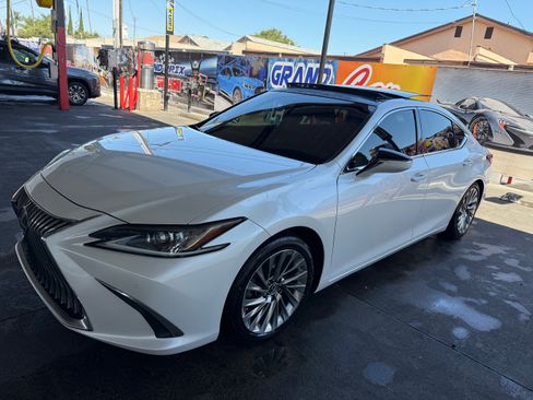 Used 2019 Lexus ES 350 w/ Accessory Package FWD image 9