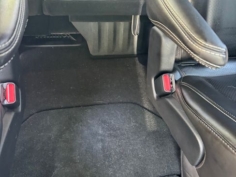 Used 2023 Chrysler Pacifica Touring-L w/ S Appearance Package image 25