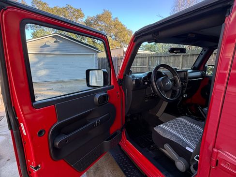 Used 2007 Jeep Wrangler Unlimited X image 9