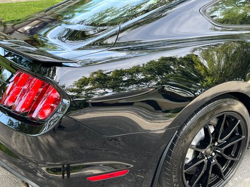 Used 2019 Ford Mustang Shelby GT350 w/ Technology Package RWD image 10