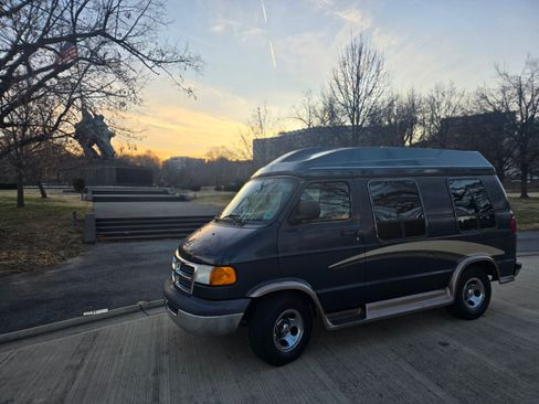 Used 2002 Dodge B1500 image 21