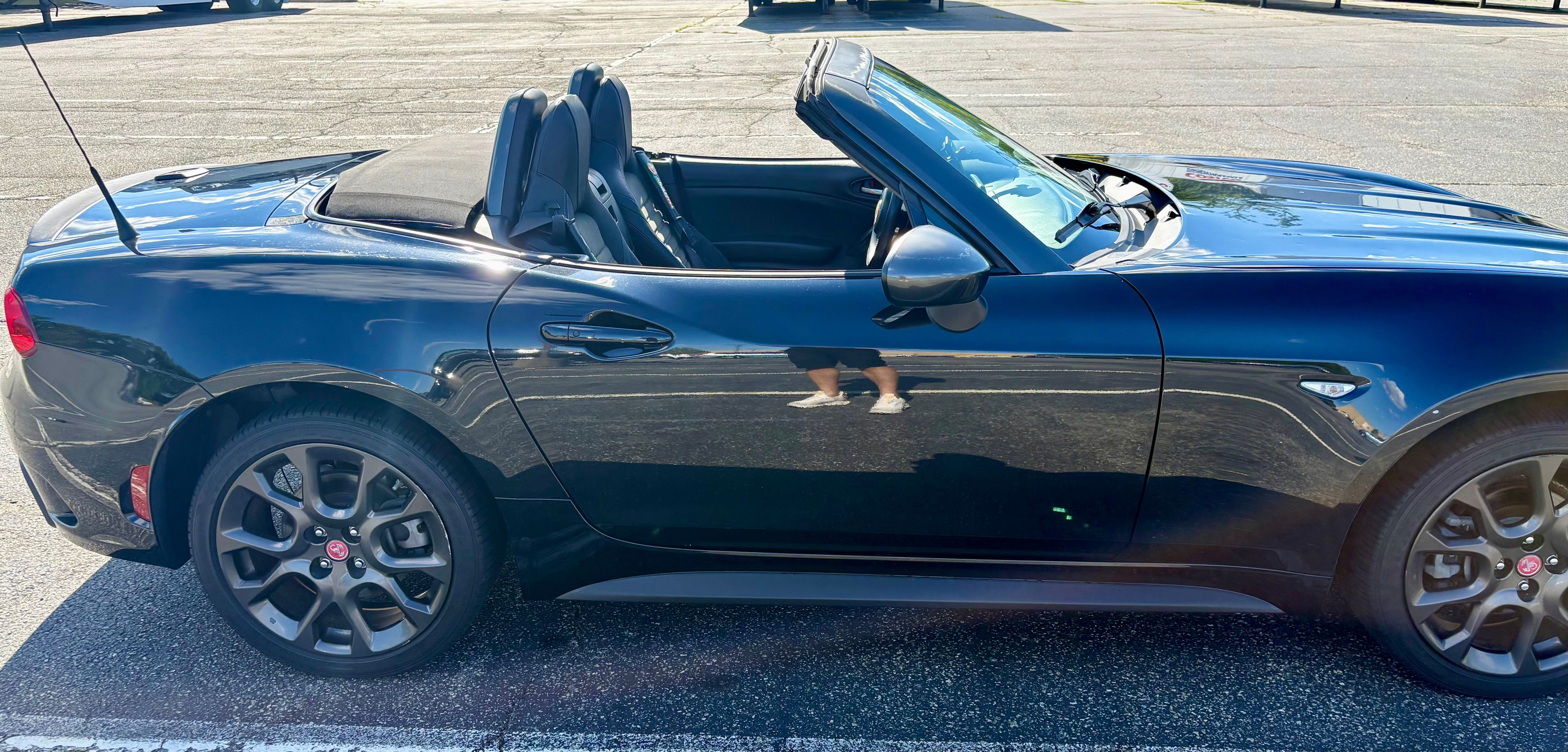 Used 2017 FIAT 124 Spider Abarth RWD image 12