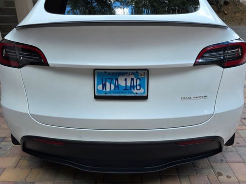 Used 2022 Tesla Model Y Performance image 5