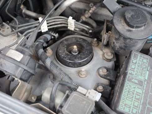 Used 2001 Nissan Pathfinder SE image 32