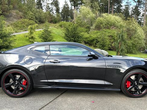 Used 2024 Chevrolet Camaro SS RWD image 11