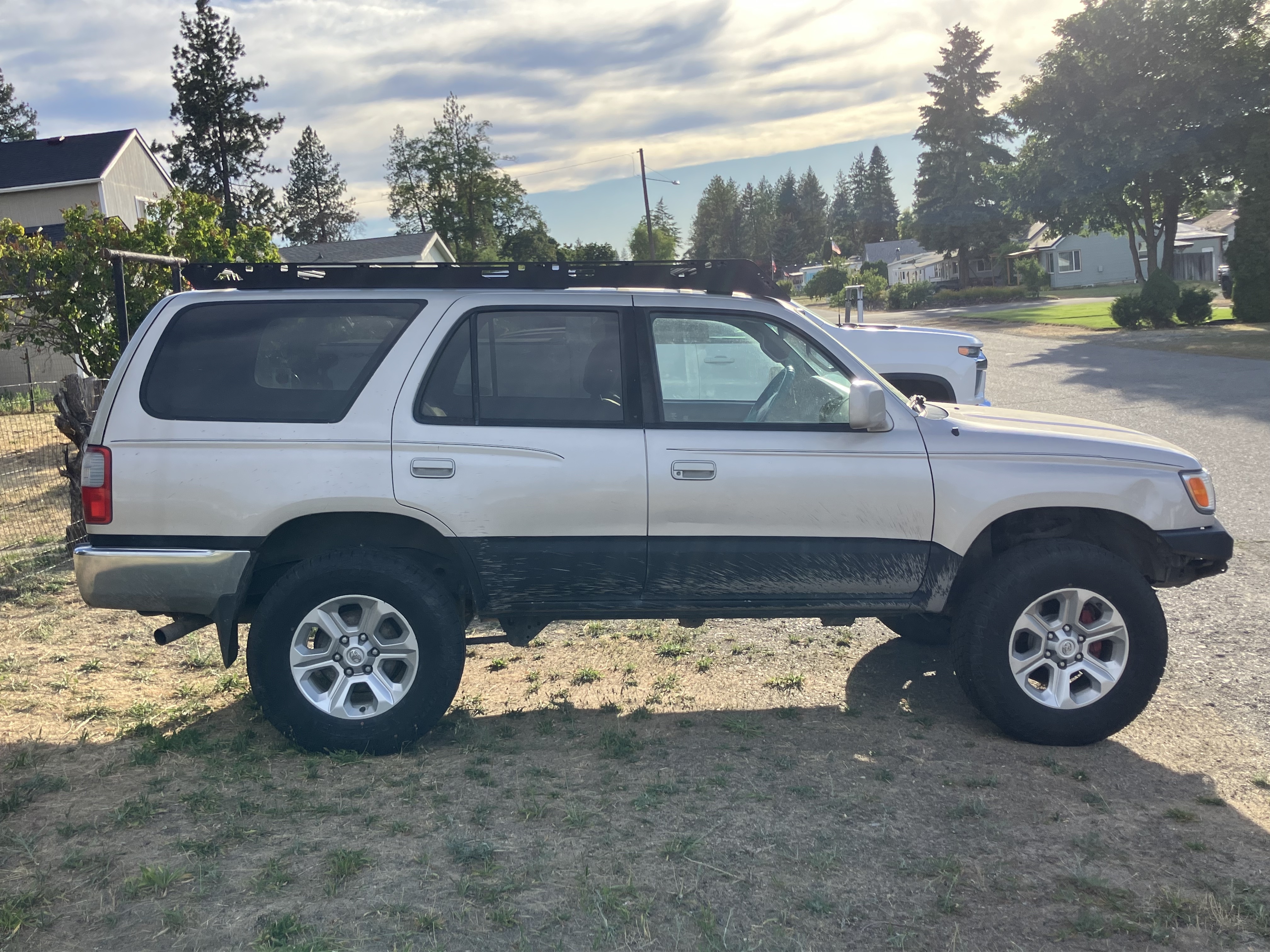 Used 1999 Toyota 4Runner SR5 AWD/4WD image 4