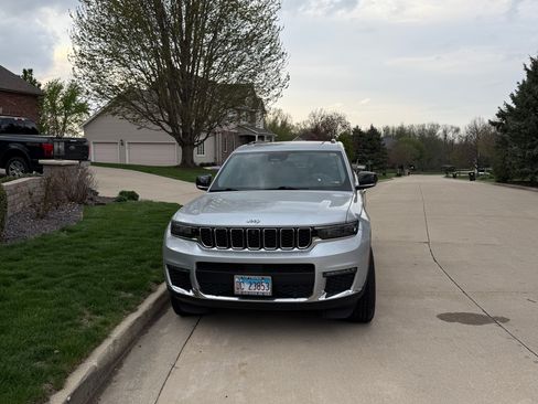 Used 2021 Jeep Grand Cherokee L Limited w/ Luxury Tech Group II image 5