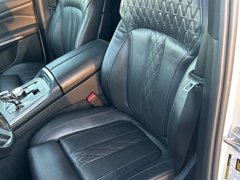 Used 2022 BMW X5 xDrive40i w/ M Sport Package image 13