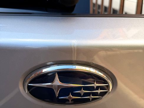 Used 2017 Subaru Outback 3.6R Limited AWD/4WD image 11