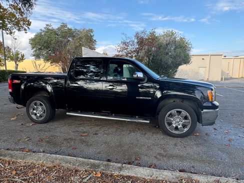 Used 2011 GMC Sierra 1500 SLE w/ Regional Value Package image 6