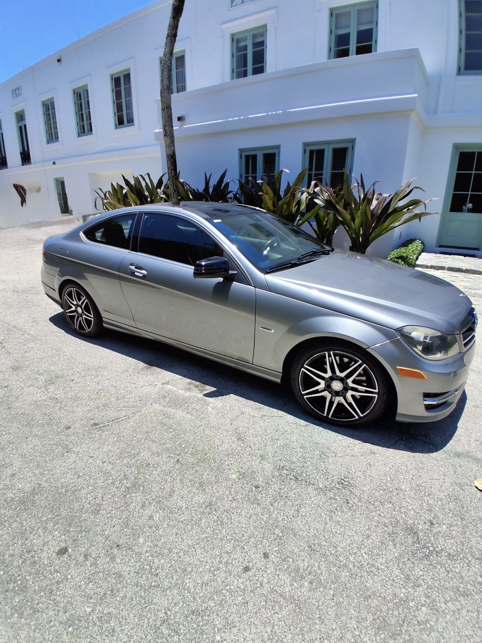 Used 2014 Mercedes-Benz C 250 Coupe image 2