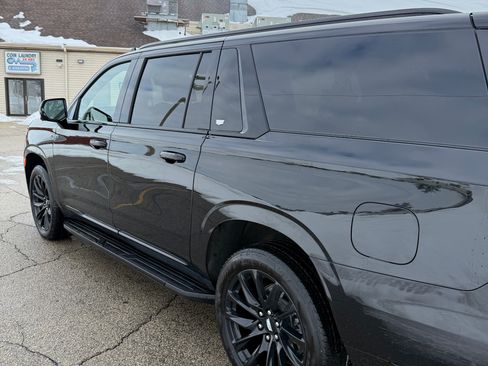 Used 2023 Cadillac Escalade ESV Sport image 5