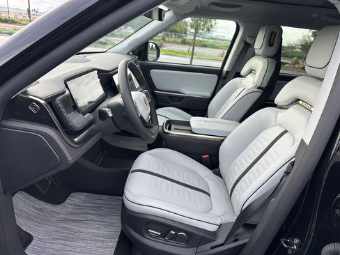 Used 2025 Rivian R1S Adventure image 14