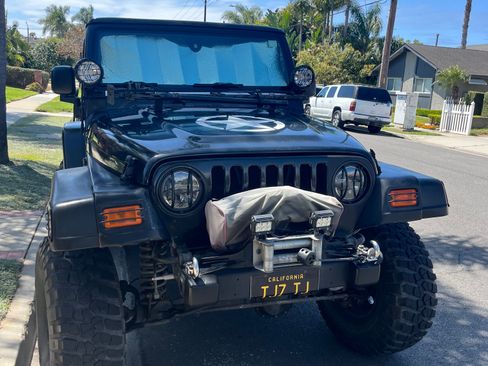 Used 2005 Jeep Wrangler Sport w/ 30" Tire & Wheel Group AWD/4WD image 19