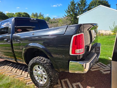 Used 2018 RAM 2500 Laramie w/ Snow Chief Group AWD/4WD image 10