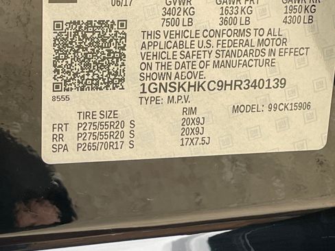 Used 2017 Chevrolet Suburban LT image 19