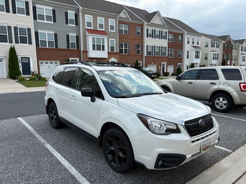 Used 2018 Subaru Forester 2.5i Premium w/ Popular Package #3B AWD/4WD image 1