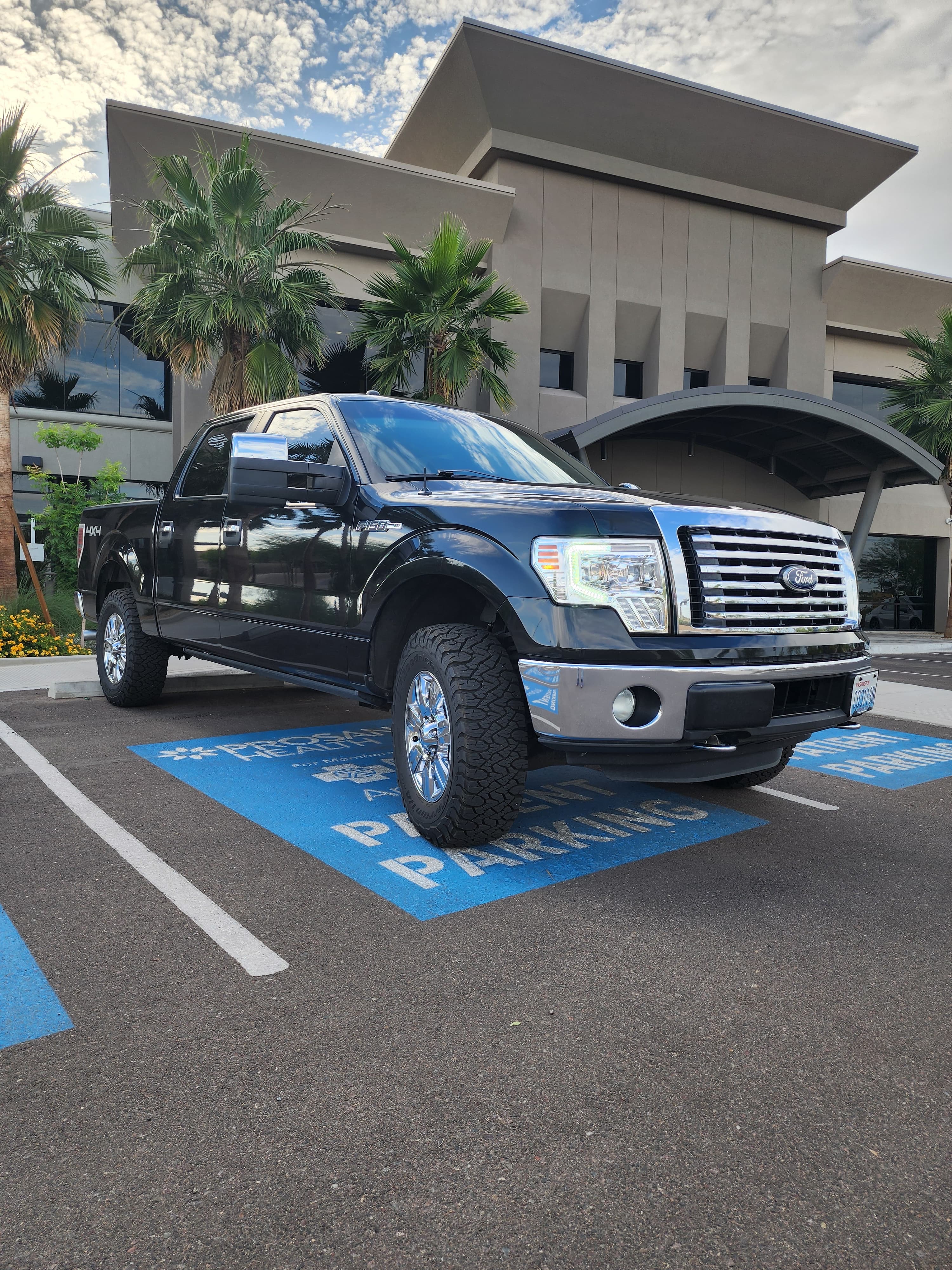 Used 2011 Ford F150 XLT w/ XLT Chrome Pkg AWD/4WD image 1