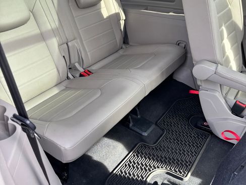 Used 2019 Volkswagen Atlas SEL Premium image 16