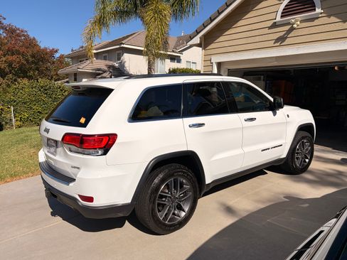 Used 2021 Jeep Grand Cherokee Limited w/ Trailer Tow Group IV image 5