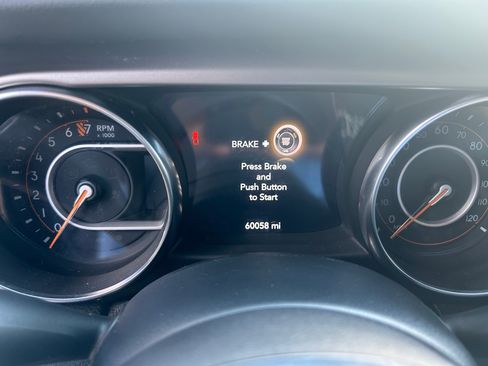 Used 2020 Jeep Gladiator Sport w/ Quick Order Package 24S image 11