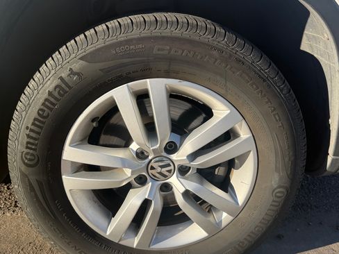 Used 2013 Volkswagen Tiguan S image 10