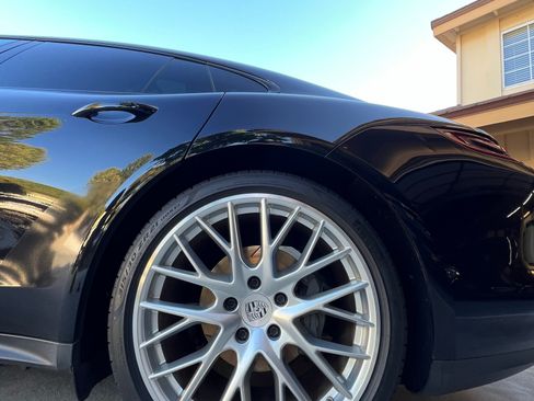 Used 2018 Porsche Panamera 4S image 16