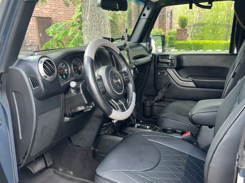 Used 2017 Jeep Wrangler Sport w/ Quick Order Package 24S AWD/4WD image 11