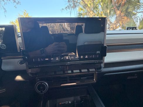 Used 2024 GMC Hummer EV 3X w/ Omega Edition AWD/4WD image 20