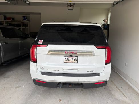 Used 2023 GMC Yukon XL SLT image 4